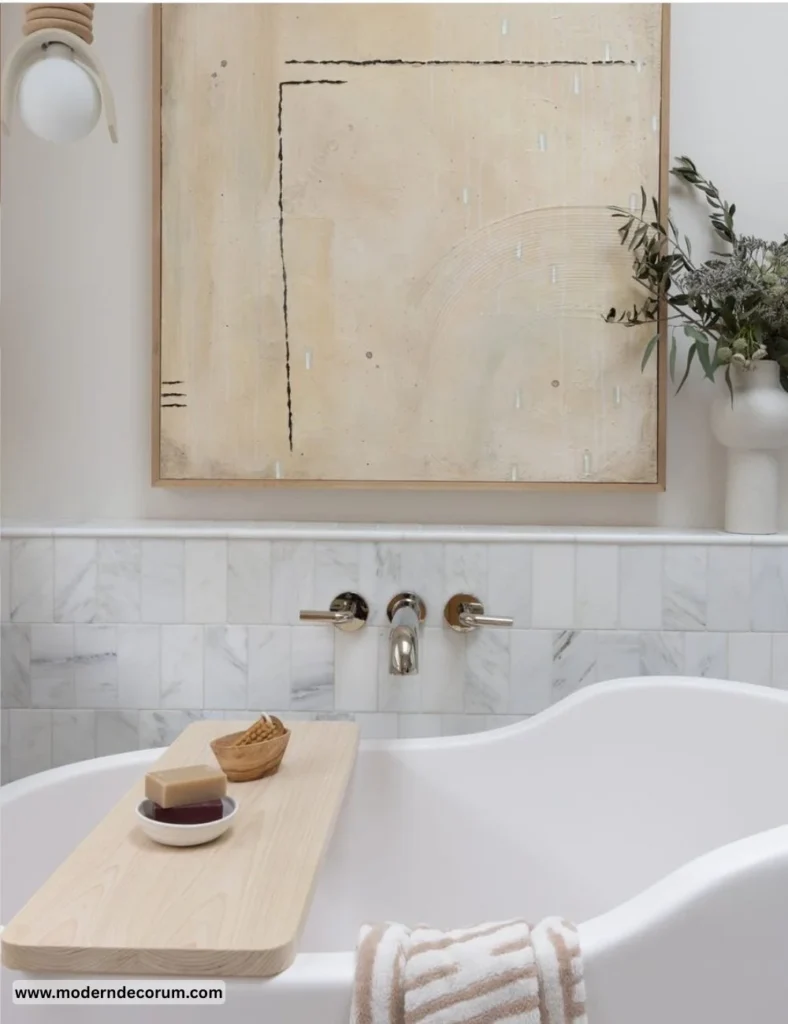 HANG LARGE-SCALE ARTWORK LARGE-SCALE ARTWORK