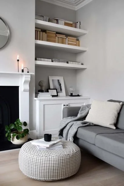 Cozy Living Room Alcove: Plush & Inviting Cozy living room alcove featuring plush cushions and inviting decor